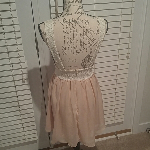 2 Hearts Lace Dress - Picture 2 of 4